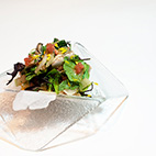 低温調理したシェル牡蠣のマリネ　菊菜サラダの冷製カッペリーニ