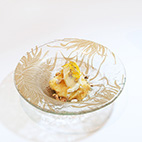 レモンムースを包んだクレープ