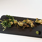 蕗の薹を纏わせた稚鮎のフリット　朝堀り筍の炭火焼き　木の芽のバーニャカウダソース