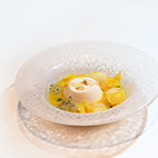 アーモンドとココナツ風味のパンナコッタ　ミカンソース