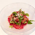 ビーツ、フルーツトマト、プラム、生ハム　冷製カッペリーニ