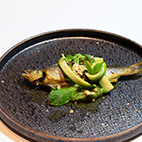 鮎のコンフィと和束きゅうりのマチェドニア　ミントの香り