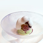 ピオーネとバジルジェラート　シャンパンスプーマ