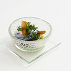 小蕪と秋刀魚のサラダ仕立て　自家製からすみと