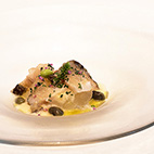 蝦夷あわびと冬瓜の柔らか煮　生ハムのジュレと辛味大根を添えて