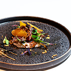 戻り鰹の藁スモーク　自然薯と二十日大根のマチェドニア　自家製からすみ添え