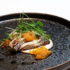 鮮魚と聖護院かぶらのカルパッチョ仕立て　温州みかんのゼリーとからすみを添えて